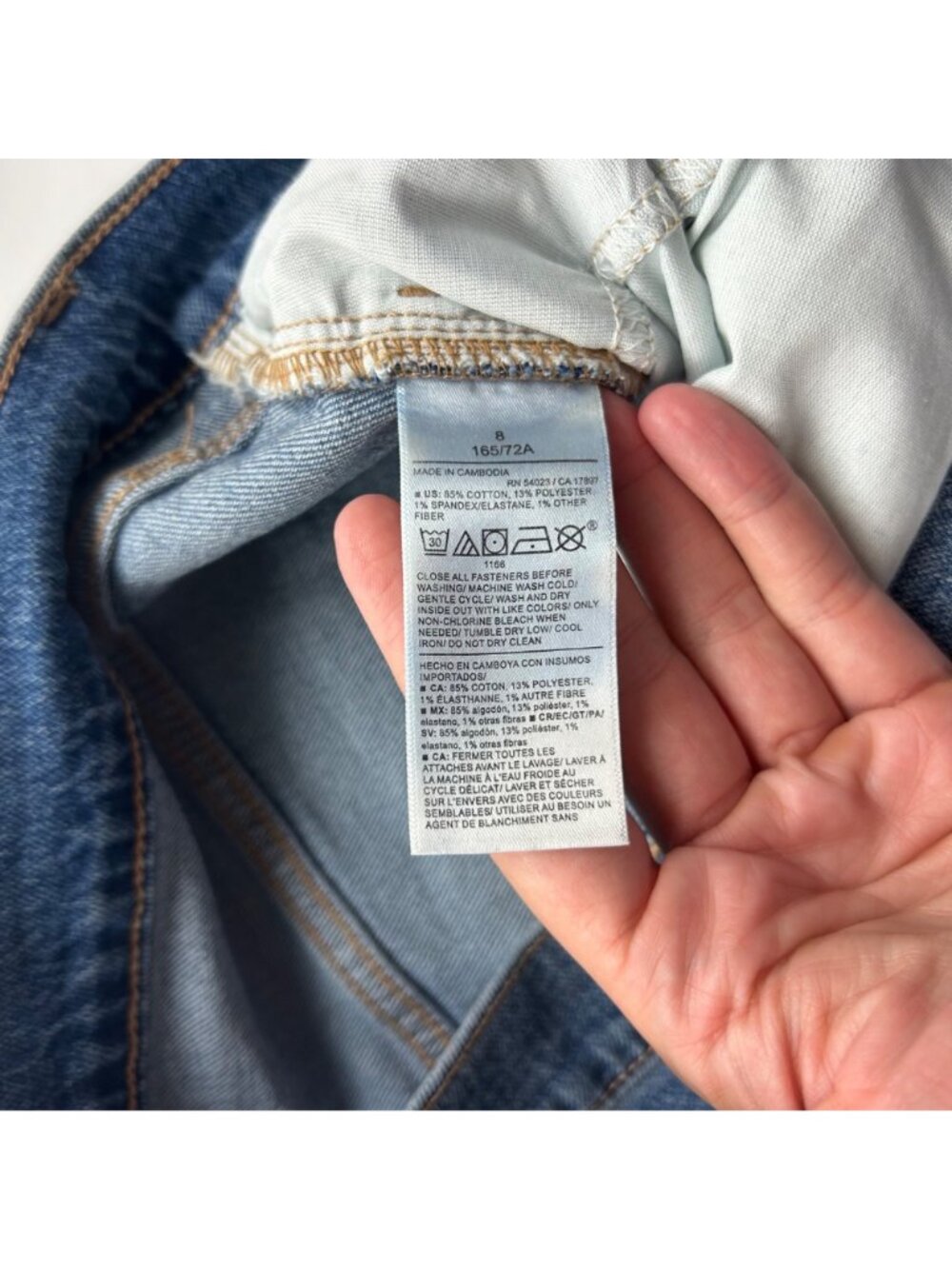 Old Navy Medium Wash Denim Barrel Leg Jeans 8 - Picture 4 of 6